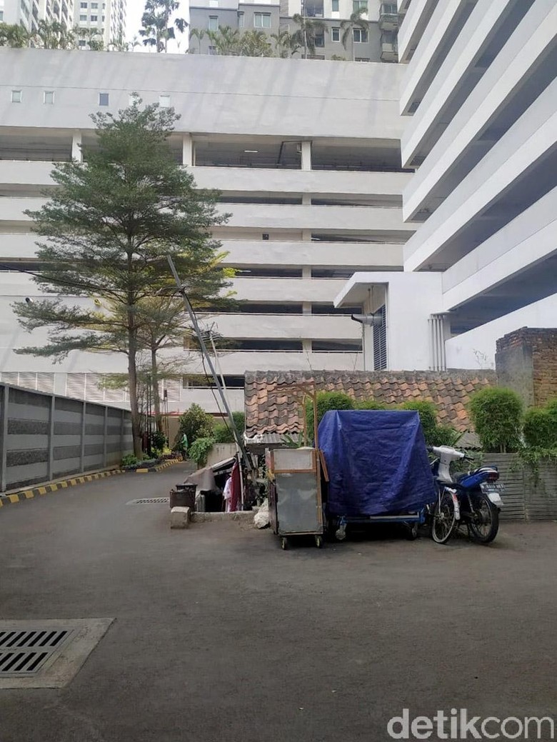 Soal Rumah Tua di Kompleks Apartemen, Pengelola: Penghuni Tak Terganggu Soal Rumah Tua di Kompleks Apartemen, Pengelola: Penghuni Tak Terganggu