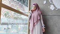Lewat gugatannya ke Partai Gerindra, Mulan Jameela secara mengejutkan menang. Gugatannya dikabulkan hakim PN Jaksel dan kini sah sebagai anggota DPR RI terpilih. Foto: dok. Instagram @mulanjameela1