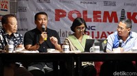 Ketua YLBHI, Asfinawati menilai RUU KUHP hanya mengatur beberapa pasal pidana alternatif. Sedangkan lembaga permasyarakatan sudah berteriak kelebihan napi. Dia berharap semua pasal yang ada di RUU KUHP tidak menjadi pasal karet. Menurutnya, DPR harus menyisir pasal-pasal yang tidak sesuai dengan demokrasi.