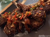 Master Chef Lin Lou Racik Hidangan Xiang yang Pedas Lezat di Jakarta