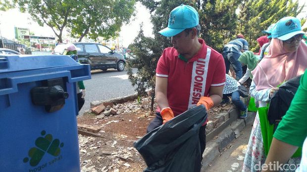 World Cleanup Day 2019, Pemkab Bogor Bersih-Bersih Stadion Pakansari