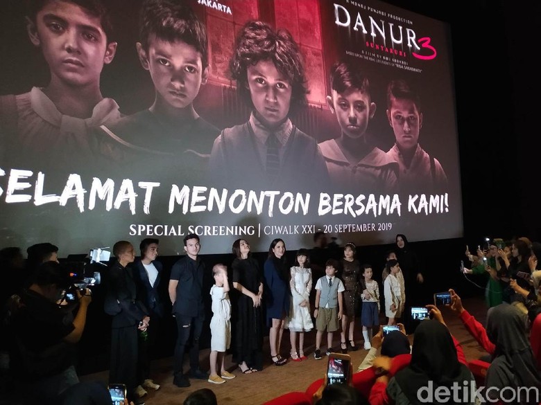 5 Fakta Danur 3: Sunyaruri yang Tayang Akhir Bulan Ini/Foto: Danur 3 sambangi Bandung / Mukhlis D 5 Fakta Danur 3: Sunyaruri yang Tayang Akhir Bulan Ini/Foto: Danur 3 sambangi Bandung / Mukhlis D