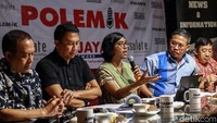 Sejumlah tokoh lain turut hadir di acara tersebut di antaranya adalah Komisi Hukum MUI Ikhsan Abdullah, anggota Dewan Pers Agung Dharmajaya, moderator Margi Syarief, Dekan FH Universitas Bhayangkara Jakarta Raya, Slamet Pribadi dan pakar hukum pidana Suparji Ahmad.