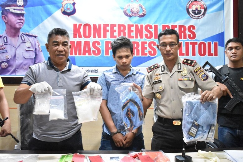 Pegawai Lapas Toli-Toli Gunakan Sabu Milik Narapidana Pegawai Lapas Toli-Toli Gunakan Sabu Milik Narapidana