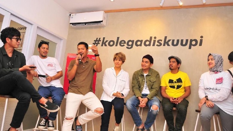 Saat Maliq & DEssentials Berbagi Inspirasi pada Fans di Surabaya Saat Maliq & DEssentials Berbagi Inspirasi pada Fans di Surabaya