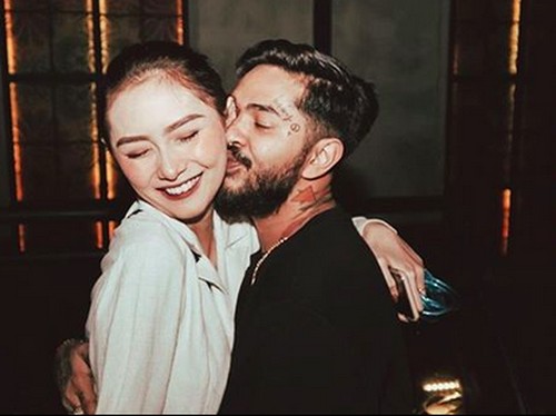 Onadio Leonardo menyita perhatian karena mengakui bahwa menikahi Beby Priscilla setelah lebih dulu mengandung.