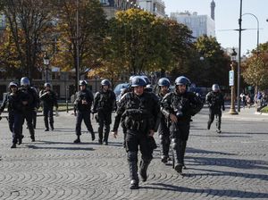 Kembali Beraksi, Puluhan Demonstran Rompi Kuning Ditangkap di Paris
