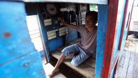 Meski begitu, proses mencari ikan maupun hewan laut lainnya itu tak mudah. Selain mempersiapkan berbagai hal, para nelayan juga harus pintar membaca angin.