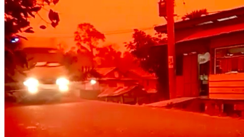 Langit merah di Jambi (Foto: dok. Istimewa) Langit merah di Jambi (Foto: dok. Istimewa)