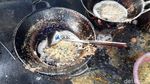 Ini Suasana Warjok Mbak Yuni yang Jual Telur Dadar Hits