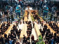 Antrean Mengular Pemuja iPhone 11 di Berbagai Negara