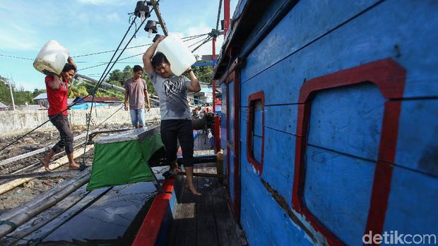 Nelayan di Simeulue Timur Bersiap untuk Melaut