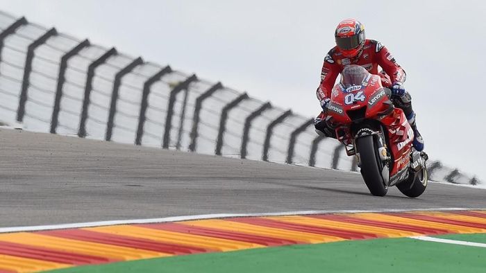 Andrea Dovizioso masih penasaran dengan situasinya di MotoGP Jepang. (Foto: Jose Jordan / AFP)