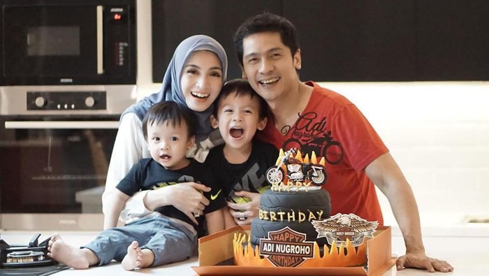 Adi Nugroho dan Donita