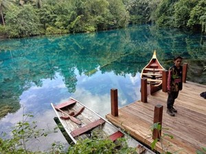 Foto: Danau Cermin yang Menakjubkan di Banggai Kepulauan