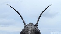 Tugu Lobster yang berlokasi tak jauh dari Masjid Agung Baiturahman di pusat Kota Sinabang.