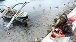 Melihat Perbaikan Kapal Pemburu Lobster di Simeulue