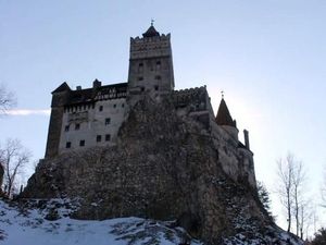 Bertamu ke Kastil Drakula di Rumania