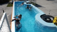 Kolam renang ini diklaim mampu menampung hingga 10 perenang pada suatu waktu. Inhabitat/Romain Hayem.
