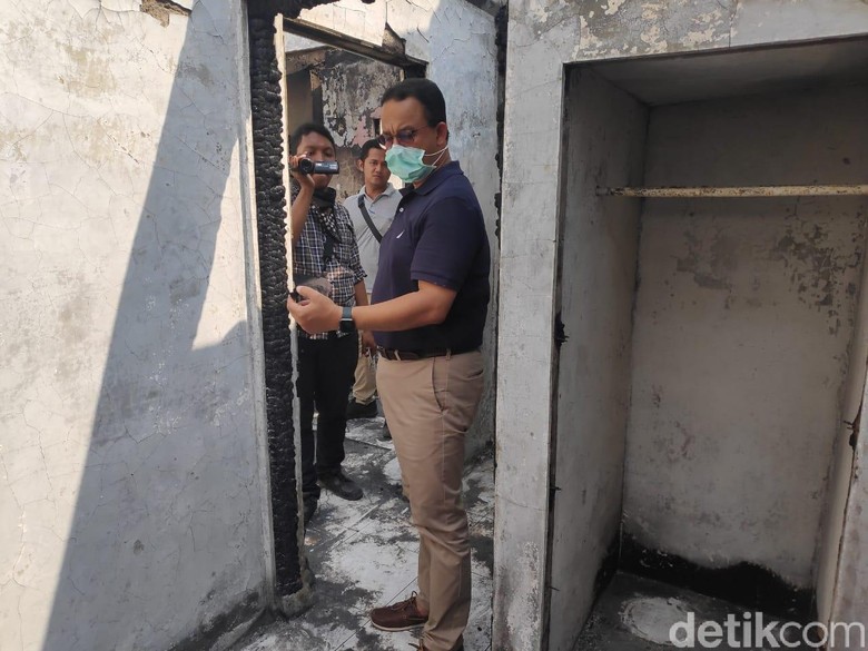 Susuri Gang, Anies Kunjungi Korban Kebakaran di Jatinegara Susuri Gang, Anies Kunjungi Korban Kebakaran di Jatinegara