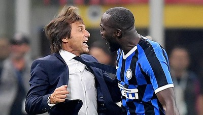 Antonio Conte Vs Kumpulan Para Mantan