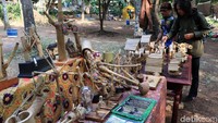 Acara yang berlangsung sejak Sabtu (21/9) ini bertujuan untuk mengenalkan sejumlah kerajinan bambu yang unik dan ramah lingkungan.