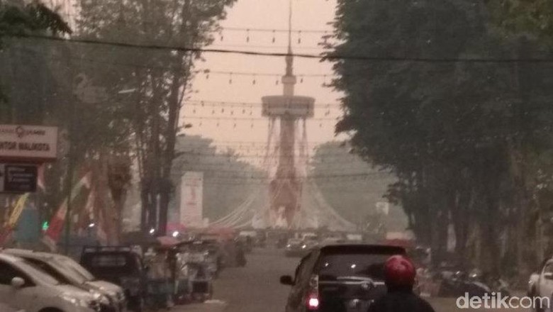 Kabut Asap, dari Minggu Pagi-Sore Warga Kota Jambi Tak Lihat Matahari