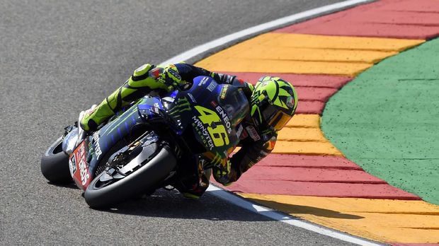 Valentino Rossi sudah lama tidak naik podium.