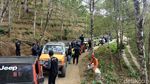 Foto: Seru! Naik Jeep Lewati Medan Ekstrem Perbukitan Menoreh