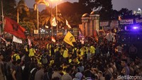 Perkuliahan akan digelar di depan gedung DPR.