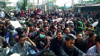 Simpang tiga Colombo tampak penuh sesak oleh massa aksi Gejayan Memanggil.