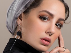 Setelah Dina Tokio, Giliran Blogger Terkenal Ini yang Lepas Hijab
