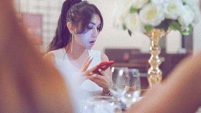 Ini Pose Kulineran Gebby Vesta, DJ Seksi yang Ternyata Transgender