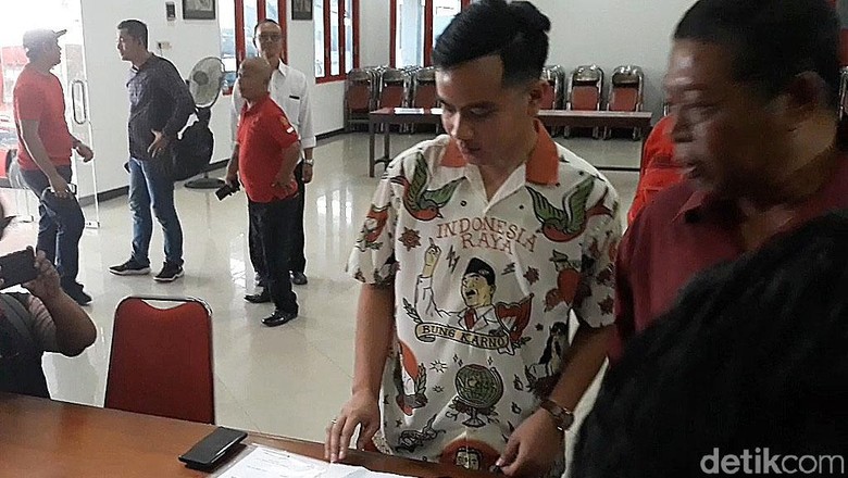 Basarah Sebut Gibran Masih Berpeluang Maju Pilwalkot Solo Lewat DPP Basarah Sebut Gibran Masih Berpeluang Maju Pilwalkot Solo Lewat DPP