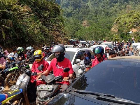 Cerita Traveler Lihat Kemacetan di Negeri di Atas Awan