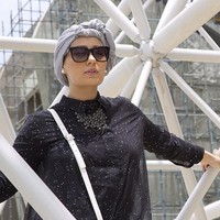 Ascia AKF semakin populer saat membuat akun Instagram dan mulai mengunggah foto-fotonya. Turban merupakan ciri khasnya dalam berhijab. Foto: Instagram @ascia