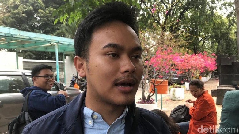 BEM Trisakti soal Pengusul Gelar Jokowi Putra Reformasi: Relawan Pas Pemilu BEM Trisakti soal Pengusul Gelar Jokowi Putra Reformasi: Relawan Pas Pemilu