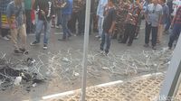 Kawat Berduri Diinjak, Massa Pro-Pimpinan Baru Paksa Masuk KPK
