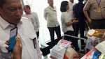 Marah-marah, Buwas Bongkar Modus Preman Sunat Jatah Bansos
