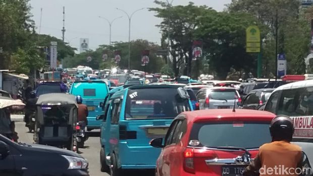 Aksi Mahasiswa UMI Makassar tolak pengesahan revisi UU KPK, Senin (23/9/2019)