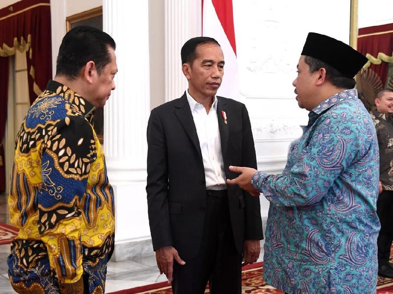 Fahri Kritik Jokowi Pakai Istilah Bilateral saat Bertemu Presiden FIFA Fahri Kritik Jokowi Pakai Istilah Bilateral saat Bertemu Presiden FIFA