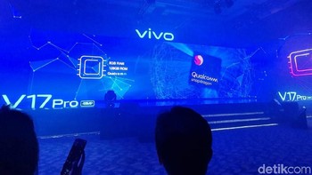 Untuk mendukung performanya, Vivo menyematkan RAM 8 GB dan ROM 128 GB.  (Foto: detikINET/Rifkianto Nugroho)