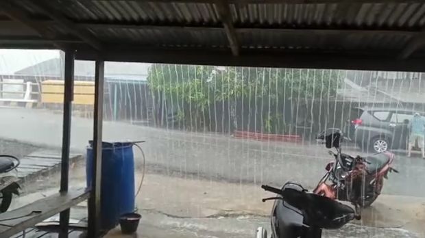 Hujan Buatan Guyur Beberapa Daerah Sumatera-Kalimantan, Hotspot Berkurang