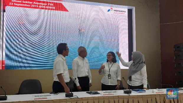 Pertamina Tutup Sumber Tumpahan Minyak Pekan Depan