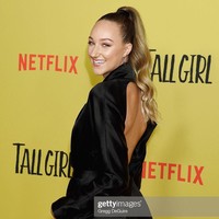 Kadang Ava tampak lebih dewasa karena tinggi tubuhnya. Tapi dalam keseharian, Ava lebih sering tampil kasual seperti kebanyakan remaja. Foto: Instagram @ava.michelle