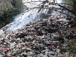 Bayi Jadi Korban, Warga Minta Pemda Segera Tangani Gunung Sampah di Cilebut
