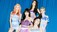 TWICE membuat sebuah teaser foto yang menggoda. Foto: dok twice