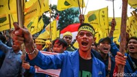 Pada Jumat, 20 September 2019, massa beratribut PMII itu juga berdemo di KPK. 