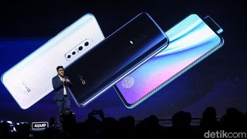 Ini ponsel dengan kamera dual pop-up pertama di dunia, klaim Ricky Bunardi Product Manager vivo Mobile Indonesia saat acara peluncuran. (Foto: detikINET/Rifkianto Nugroho)