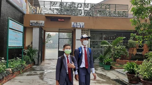 Sekolah libur 3 hari.